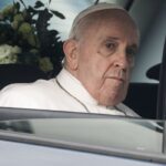 «Είμαι ακόμα ζωντανός»: Οι πρώτες δηλώσεις του πάπα Φραγκίσκου μετά τη νοσηλεία