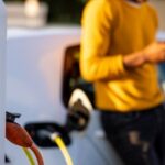 Είναι επικίνδυνη η χρήση του κινητού τηλεφώνου στα βενζινάδικα;