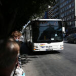 Επίθεση από νεαρούς επιβάτες κατήγγειλε ότι δέχθηκε οδηγός λεωφορείου στη Θεσσαλονίκη
