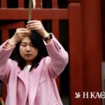 Κίνα: Οι νέοι προσεύχονται για να βρουν δουλειά – Ουρές στους ναούς