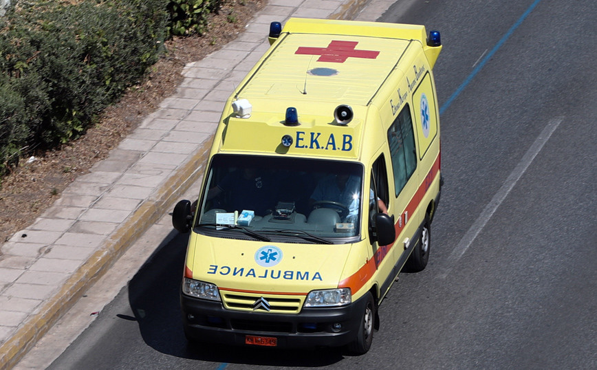 Μεθυσμένος οδηγός χτύπησε διανομέα και τον παράτησε στον δρόμο στις Σέρρες