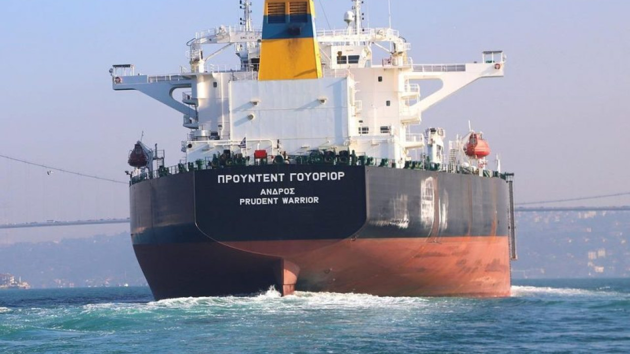 «Ο ρυπαίνων πληρώνει» και στη ναυτιλία αποφάσισε το Ευρωπαϊκό Κοινοβούλιο - Οι εταιρείες θα αγοράζουν δικαιώματα για τις εκπομπές των πλοίων