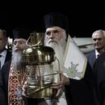Πάσχα 2023 - Άγιο Φως: Έφτασε στην Ελλάδα - Μεταφέρεται σε όλη τη χώρα
