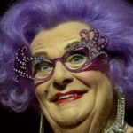 Πέθανε ο ηθοποιός Μπάρι Χάμφρις, γνωστός για τον ρόλο του ως Dame Edna Everage