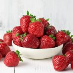 Πώς συντηρούνται σωστά οι φράουλες στο ψυγείο ή στην κατάψυξη