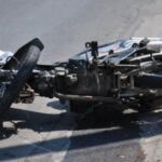 Σοβαρό τροχαίο στη Λάρισα: Οδηγός μηχανής στο νοσοκομείο