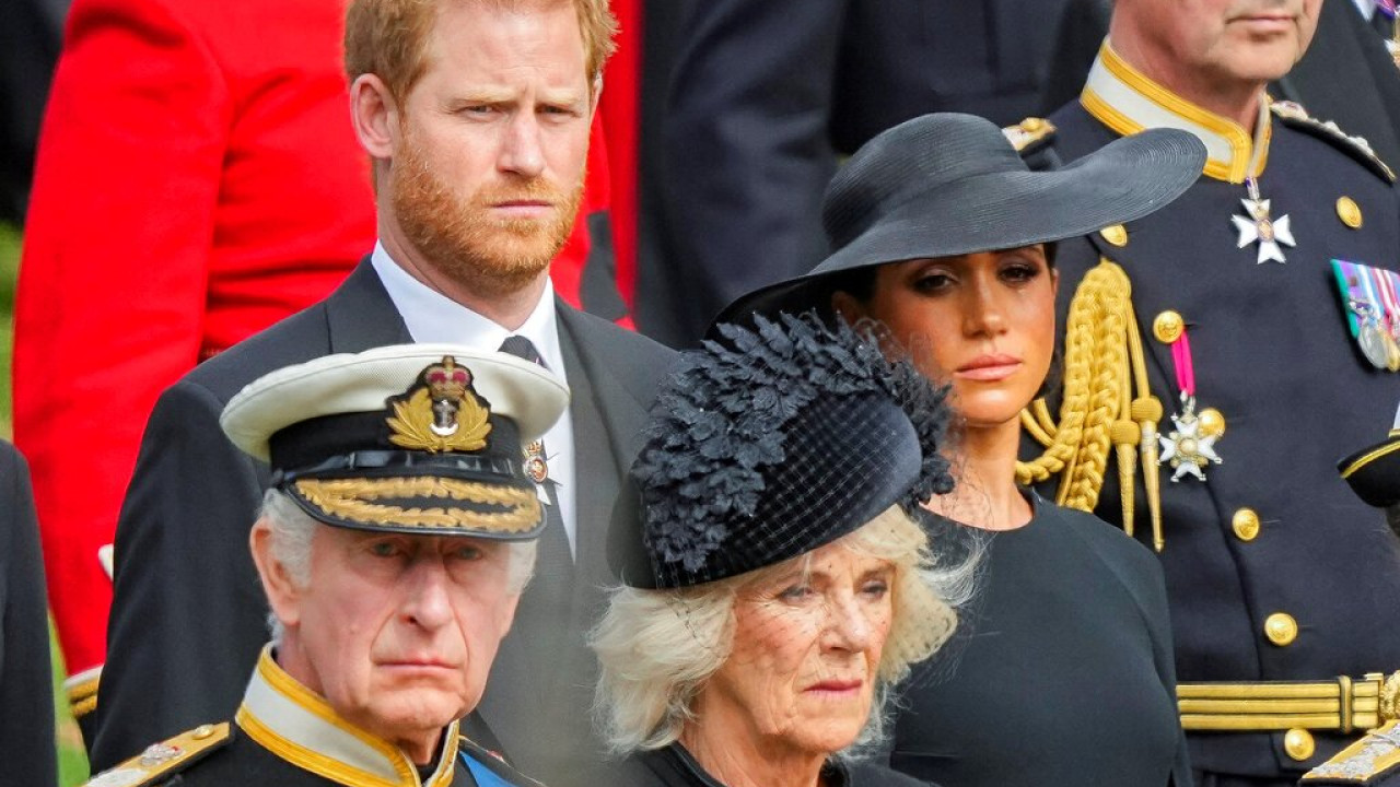Τιμωρημένος; Ο Χάρι θα «καθίσει 10 σειρές πίσω» από τα άλλα μέλη της βασιλικής οικογένειας στη στέψη του Καρόλου 