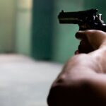 Χτυπήθηκε από αδέσποτη σφαίρα 70χρονος στο Μενίδι, την ώρα του πασχαλινού τραπεζιού