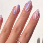 Lavender nails: 4 βερνίκια νυχιών στην απόχρωση της λεβάντας