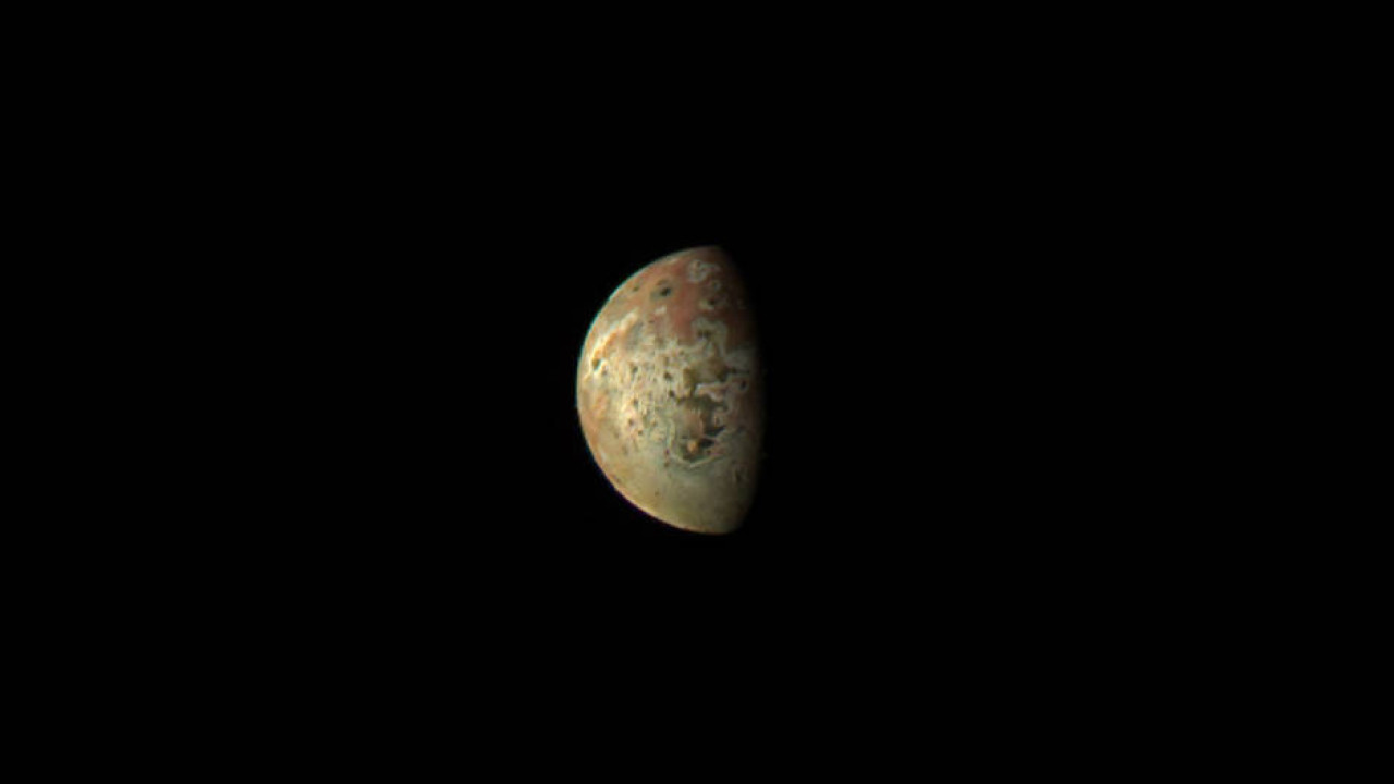 NASA: Το Juno φωτογραφίζει την Ιώ - Οι πιο κοντινές φωτογραφίες από το φεγγάρι του Δία