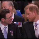 Βασιλιάς Κάρολος: Το... «πηγαδάκι» Χάρι με τον σύζυγο της πριγκίπισσας Ευγενίας κατά τη στέψη