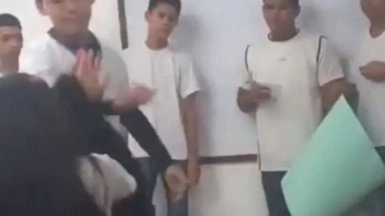 Βραζιλία: 14χρονος καρφώνει στυλό στο πρόσωπο συμμαθήτριάς του επειδή γέλασε μαζί του - Βίντεο