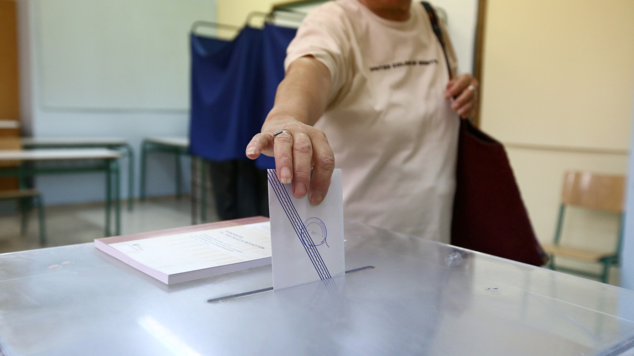 Δημοσκόπηση Pulse: Στο 6,5% η διαφορά της ΝΔ από τον ΣΥΡΙΖΑ - Τι κυβέρνηση θέλουν οι ψηφοφόροι - Τα σενάρια