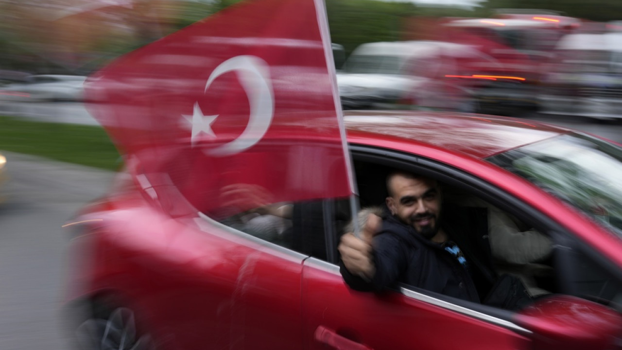 Εκλογές στην Τουρκία: Δύο κόσμοι, δύο... καταμετρήσεις - Άλλο αποτέλεσμα δίνει το υπουργείο, άλλο η αντιπολίτευση