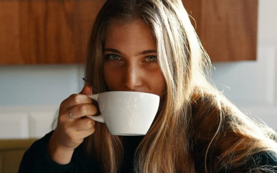Επτά πράγματα που πρέπει να κάνεις μόλις ξυπνήσεις πριν πεις καφέ