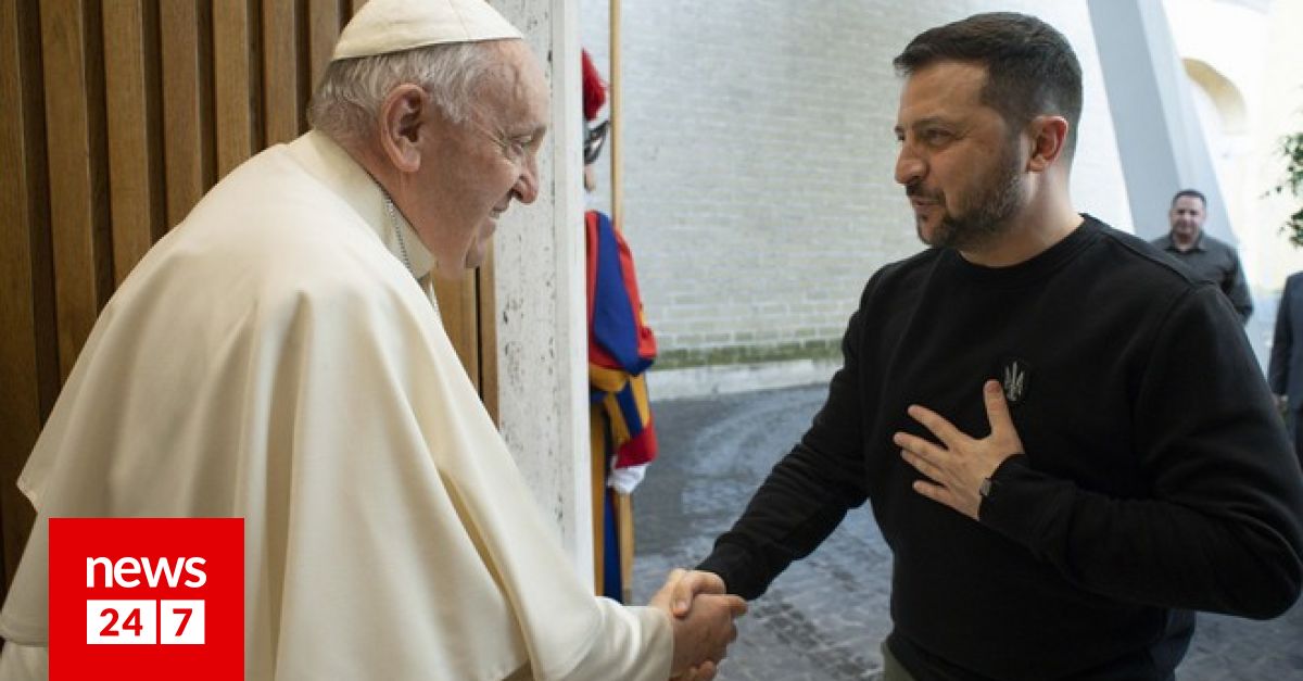 Ζελένσκι: Έδωσε εικόνα της Παναγίας από αλεξίσφαιρα γιλέκα στον πάπα Φραγκίσκο