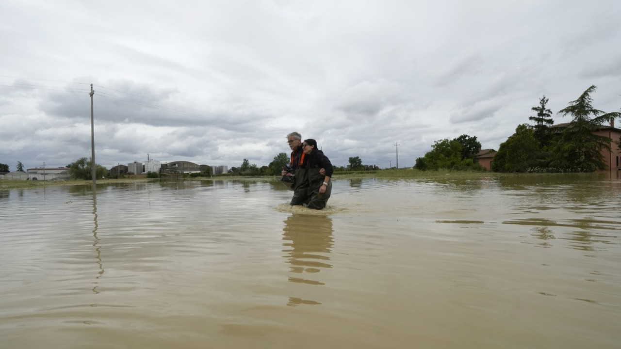 Η Εμίλια Ρομάνια στην Ιταλία μετρά «πληγές» από τις πλημμύρες : 13 νεκροί, ανυπολόγιστες καταστροφές