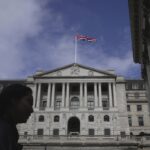 Ηνωμένο Βασίλειο: Σε αύξηση των επιτοκίων για 12η φορά προχωρά η Τράπεζα της Αγγλίας