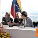 Ο ELN βλέπει «κρίση» στις ειρηνευτικές διαπραγματεύσεις την Κολομβία