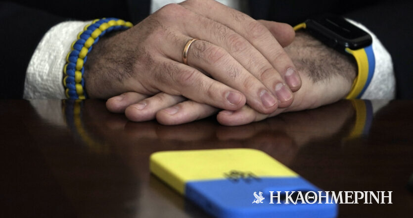 Ουκρανοί και Ρώσοι διπλωμάτες πιάστηκαν στα χέρια για την ουκρανική σημαία σε σύνοδο κορυφής