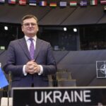 Πόλεμος στην Ουκρανία: «Χαμηλώνει» τις προσδοκίες εν όψει της αντεπίθεσης ο Ντ. Κουλέμπα – Προτρέπει τη Δύση για περισσότερα όπλα