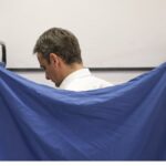 «Ράπισμα» από Wall Street Journal για τις υποκλοπές: «Ο Κυριάκος Μητσοτάκης πάει σε εκλογές εν μέσω ανησυχιών για το κράτος δικαίου»