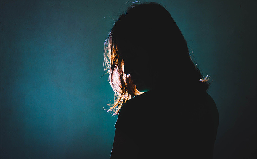 Σοκ στους Αμπελόκηπους: 19χρονη κατήγγειλε 20χρονο που γνώρισε στα social media για βιασμό