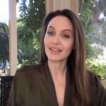Συγκινεί η Angelina Jolie: Η ανάρτηση για τη μητέρα της που «έφυγε» από καρκίνο