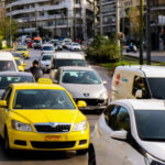 Σύγκρουση νταλίκας με μοτοσυκλέτα στη λεωφόρο Αθηνών - Έντονο μποτιλιάρισμα στο σημείο