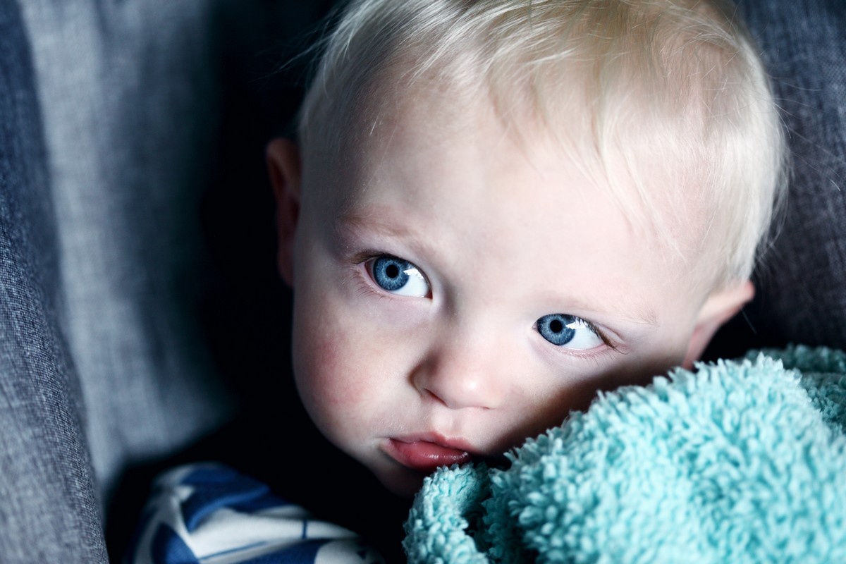 Σύνδρομο ξεχασμένου μωρού: Πώς μπορεί ένας γονιός να ξεχάσει το παιδί του στο αυτοκίνητο; Η ειδικός απαντά