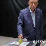 Τουρκικές εκλογές: Ο Ερντογάν ψήφισε και ευχήθηκε «ένα επικερδές μέλλον»