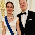 Φινλανδία: Ο σύζυγος της Σάνα Μαρίν αγκαλιά με άλλη γυναίκα, λίγο πριν ανακοινώσουν το διαζύγιό τους