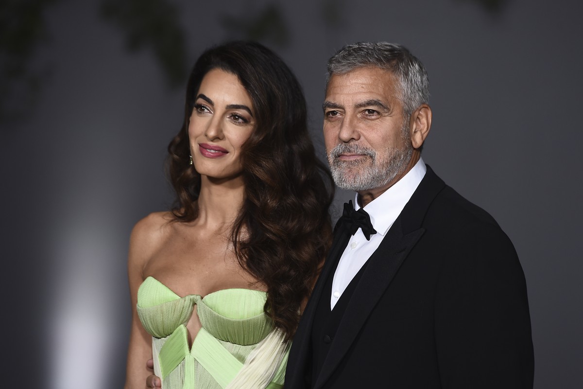 H Amal Clooney με ολόσωμη φόρμα έχει την τέλεια πρόταση για τα looks του γάμου