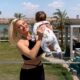 Ιωάννα Τούνη: Με το μωρό της στη Θεσσαλονίκη -«Πολλά νεύρα ο γιος μου» (Βίντεο)
