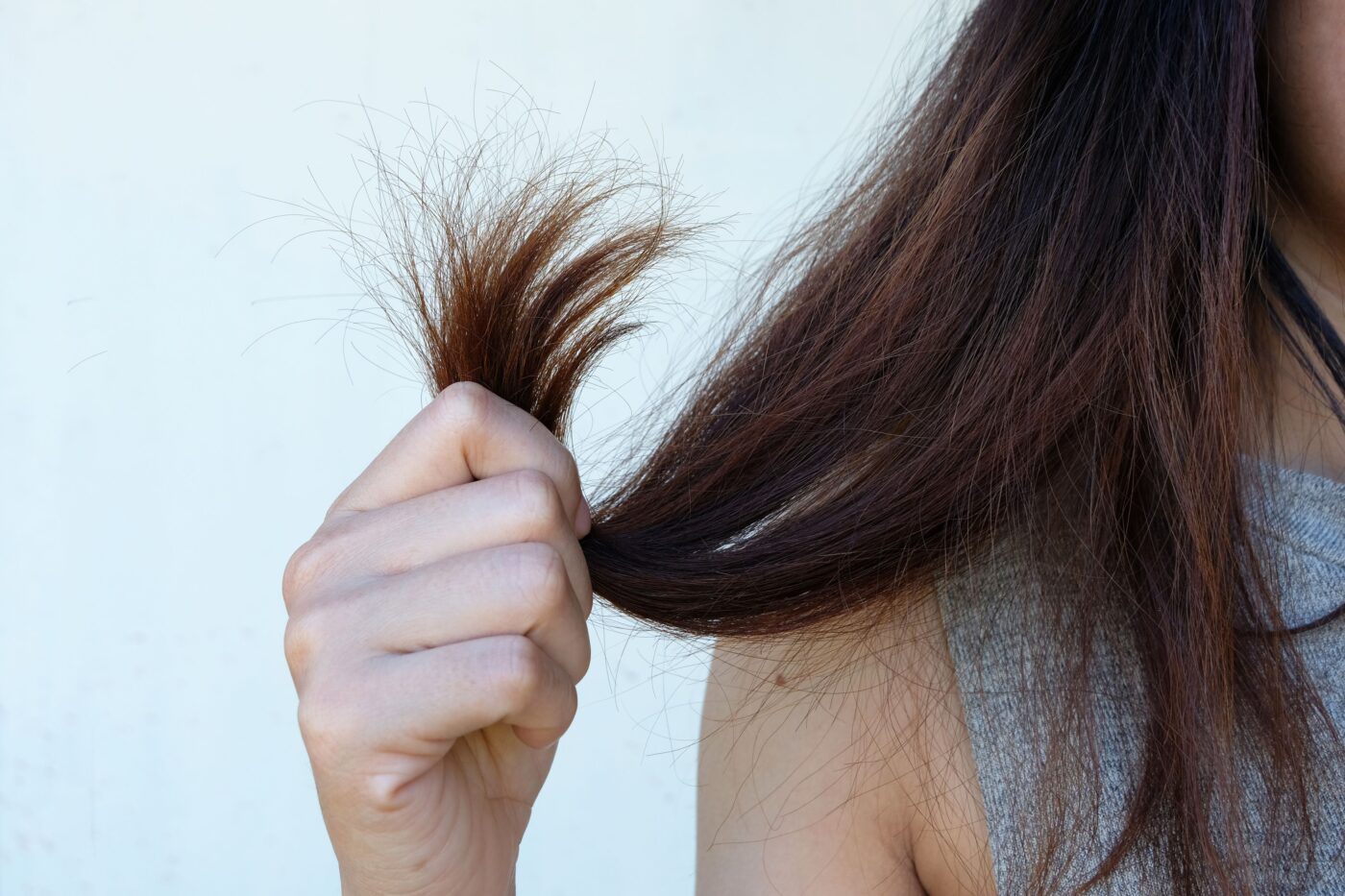 Μεταμορφώστε τα ξηρά μαλλιά σας σε μεταξένια
