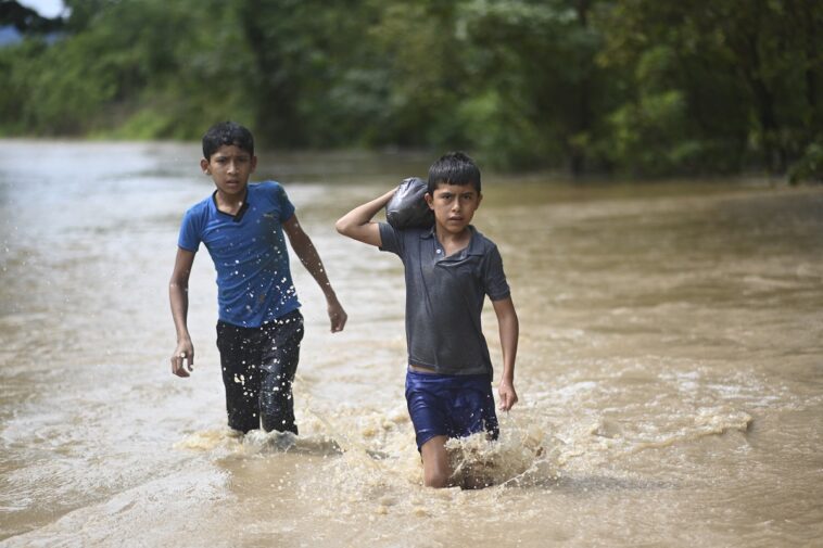UNICEF: Οι κλιματικές καταστροφές έχουν εκτοπίσει  δεκάδες εκατομμύρια παιδιά