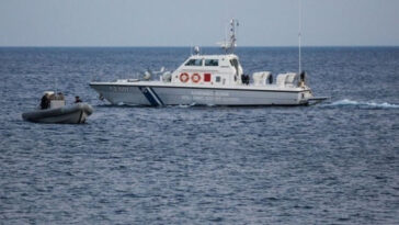 Άνδρας εντοπίστηκε νεκρός σε βάρκα με 38 αλλοδαπούς κοντά στη Μυτιλήνη