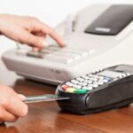 Γ. Στουρνάρας: POS παντού και e-πληρωμές για την αντιμετώπιση της φοροδιαφυγής