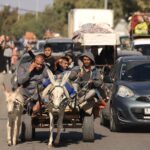 Γάζα: Με αυτοκίνητα, καρότσες και γαϊδούρια φεύγουν οι κάτοικοι – Αντίστροφη μέτρηση για τη χερσαία επίθεση (εικόνες και βίντεο)