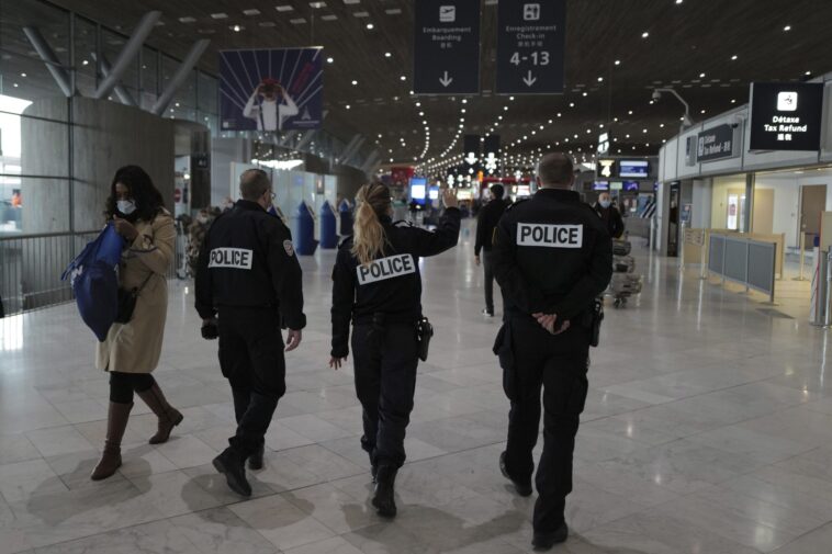 Γαλλία: Εκκενώθηκαν 6 αεροδρόμια μετά από απειλές για βόμβα