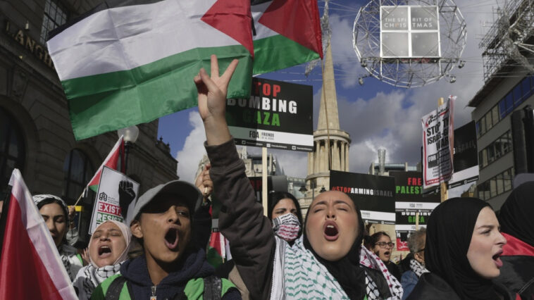 Διαδήλωση υπέρ των Παλαιστινίων στο κέντρο του Λονδίνου- Δείτε φωτογραφίες