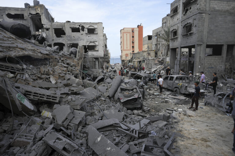 Δύο μέλη του πολιτικού γραφείου της Χαμάς σκοτώθηκαν σε αεροπορική επιδρομή, λέει αξιωματούχος