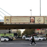Η αστυνομία της Τεχεράνης απεχθάνεται την καμπάνια με τις ποιητικές πινακίδες