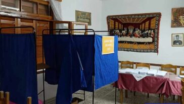Κάλπες σε αίθουσα μνημοσύνων και ψήφος με τα τσαρούχια – Τα στιγμιότυπα των σημερινών εκλογών που θα θυμόμαστε