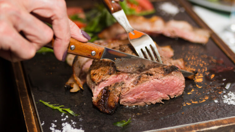 Νέα έρευνα: Η κατανάλωση κόκκινου κρέατος συνδέεται με αυξημένο κίνδυνο εμφάνισης διαβήτη τύπου 2