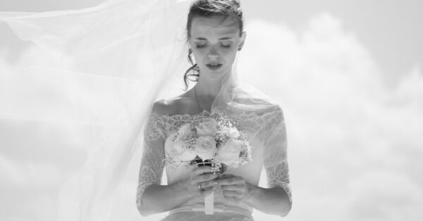 Νύφη ακυρώνει τελευταία στιγμή τον γάμο της εξαιτίας μιας φράσης που ο σύντροφός της είπε στην κόρη της