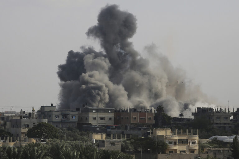 Ο βομβαρδισμός της Γάζας «δεν θα λύσει κανένα πρόβλημα, θα δημιουργήσει νέα» λέει Πατριάρχης Ιεροσολύμων των Λατίνων