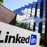 Το LinkedIn αξιοποιεί την τεχνητή νοημοσύνη για να διευκολύνει τις επιχειρήσεις να βρίσκουν υποψήφιους για εργασία