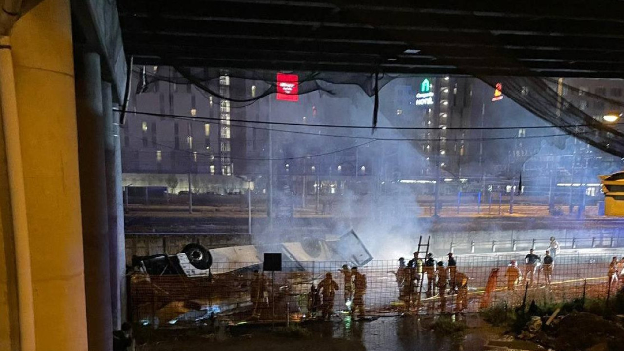 Τραγωδία στην Ιταλία: Λεωφορείο έπεσε από γέφυρα έξω από την Βενετία - Τουλάχιστον 21 νεκροί - Δείτε βίντεο και φωτογραφίες