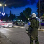 Ανακοίνωση της ΕΛ.ΑΣ. για τις χθεσινές συγκεντρώσεις σε περιοχές της Αθήνας – Έρευνα για το βίντεο που δείχνει αστυνομικούς να χτυπάνε πολίτη